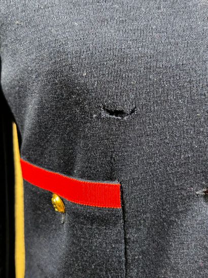 CHANEL Boutique 
Veste en jersey marine gansé...