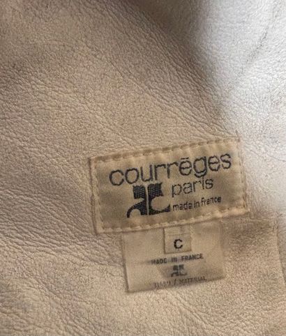 COURRÈGES Paris 
Deux manteaux en peau lainée...