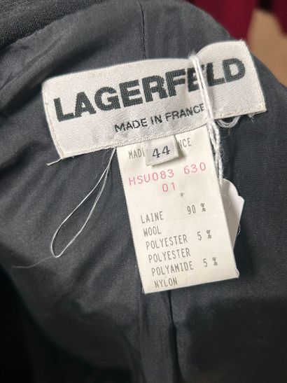 LAGERFELD 
Lot de deux vestes en gabardine...