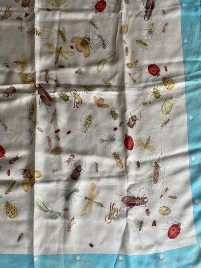 HERMÈS Paris
Carré en twill de soie imprimée...