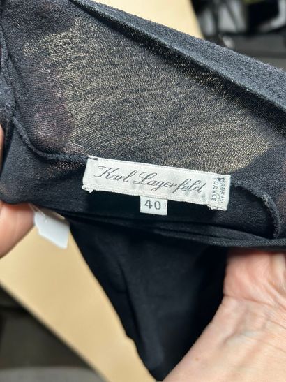 KARL LAGERFELD 
Ensemble de trois tops en...
