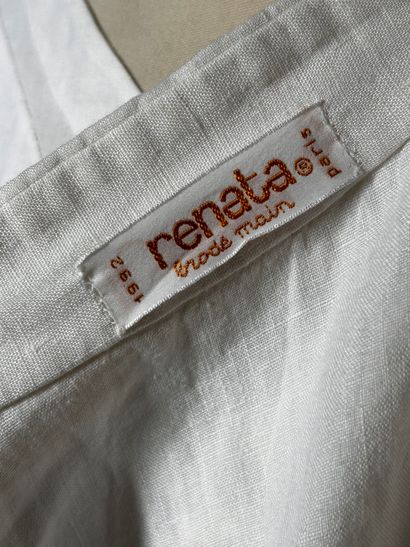 RENATA, Diffusion Michel Comte 
Robe mi-longue...