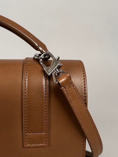 MOYNAT Paris 
Sac à main 