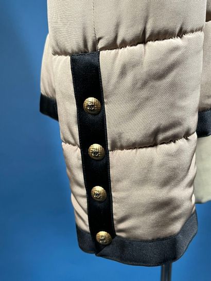 CHANEL Boutique
Veste doudoune matelassée...
