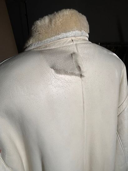 COURRÈGES Paris 
Deux manteaux en peau lainée...