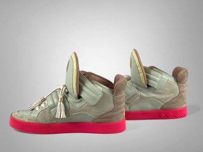 Louis VUITTON, collaboration Kanye WEST
Paire...
