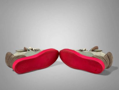 Louis VUITTON, collaboration Kanye WEST
Paire...