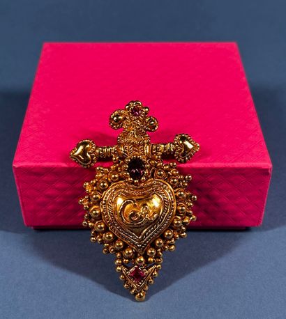 CHRISTIAN LACROIX, Noël 1989 
Broche cœur...