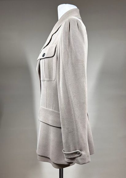 LAGERFELD 
Lot de deux vestes en gabardine...
