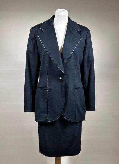 CHRISTIAN DIOR Boutique, n° 37404 et 72903
Tailleur...