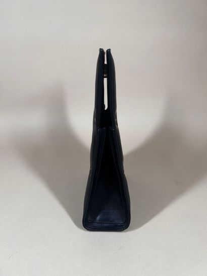 THIERRY MUGLER 
Petit sac rigide porté main...
