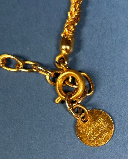 HELIETTA CARACCIOLO.
Necklace in orange,...