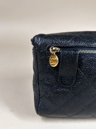 CHANEL 
Black quilted caviar leather belt...