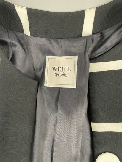 WEILL
Veste courte noire à empiècements rayés...