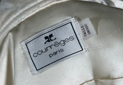 COURRÈGES Paris
Manteau en gabardine de coton...