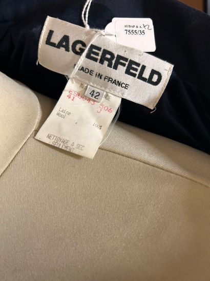 LAGERFELD 
Lot de deux vestes en gabardine...
