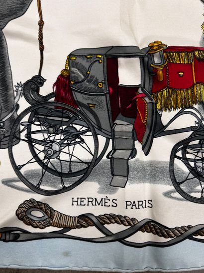 HERMÈS Paris
Carré en twill de soie imprimé,...