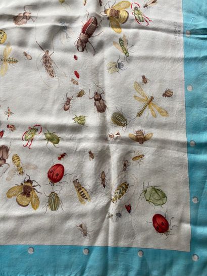 HERMÈS Paris
Carré en twill de soie imprimée...