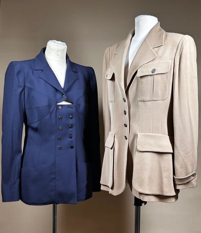 LAGERFELD 
Lot de deux vestes en gabardine...