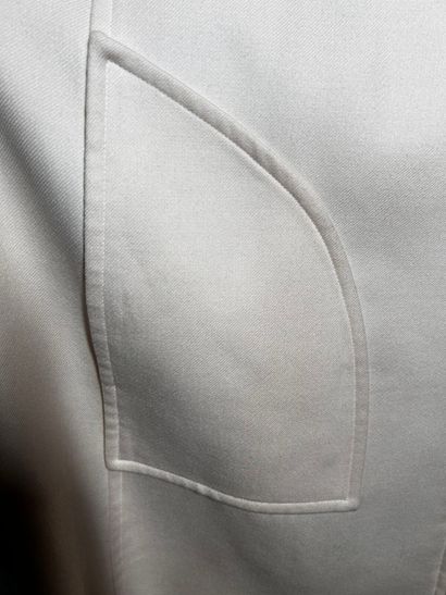 COURRÈGES Paris 
Ample manteau en lainage...