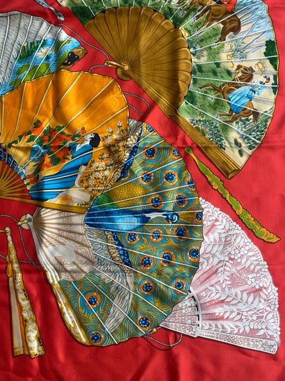 HERMÈS Paris
Carré en twill de soie imprimée,...