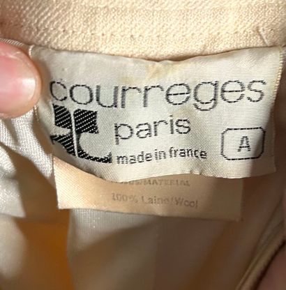 COURRÈGES Paris 
Tailleur en gabardine de...