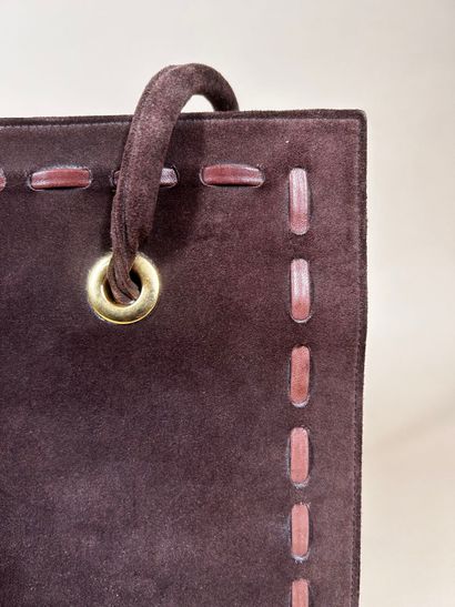 YVES SAINT LAURENT 
Sac cabas porté épaule...