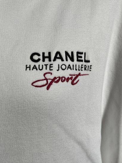 CHANEL 
White cotton hoodie, embroidered...