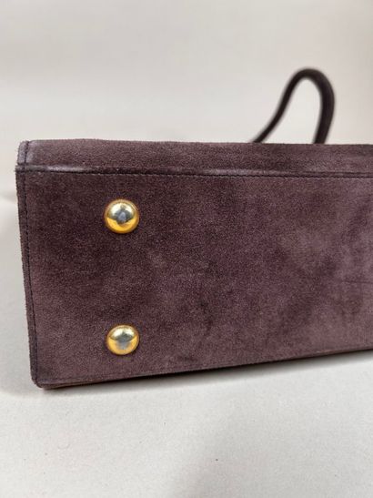 YVES SAINT LAURENT 
Sac cabas porté épaule...