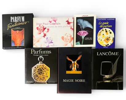 [PARFUM] 
Lot de sept ouvrages sur le thème...