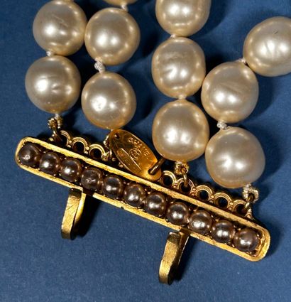 CHANEL, 1983 
Bracelet with four rows of...