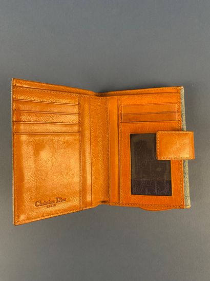 CHRISTIAN DIOR 
Porte-monnaie porte-cartes...