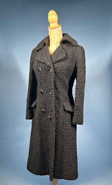 FAUCONNEAU Fourrures
Manteau 3/4 en astrakan...