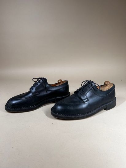 J. M. WESTON 
Lot de deux paires de chaussures...