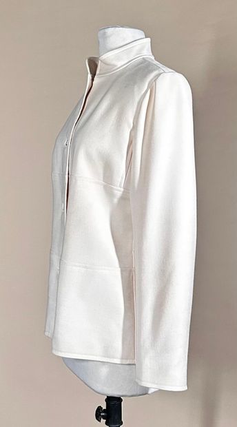 COURRÈGES Paris 
Tailleur en gabardine de...
