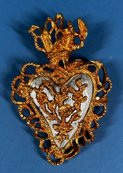 CHRISTIAN LACROIX, Noël 1997 
Broche cœur...