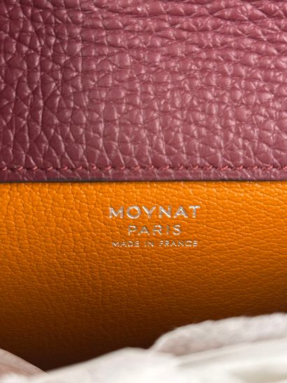 MOYNAT Paris
Pochette double face en cuir...