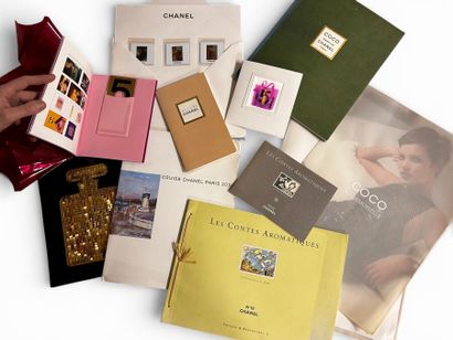 [CHANEL PARFUM]
Ensemble de documentations...
