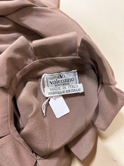 VALENTINO Boutique 
Blouse en soie beige...
