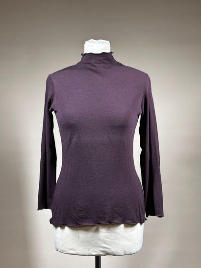 KARL LAGERFELD 
Ensemble de trois tops en...