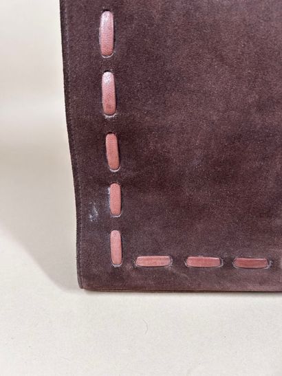 YVES SAINT LAURENT 
Sac cabas porté épaule...