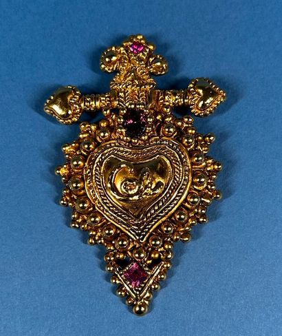 CHRISTIAN LACROIX, Noël 1989 
Broche cœur...