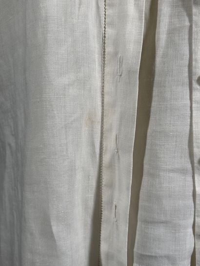 RENATA, Diffusion Michel Comte 
Robe mi-longue...
