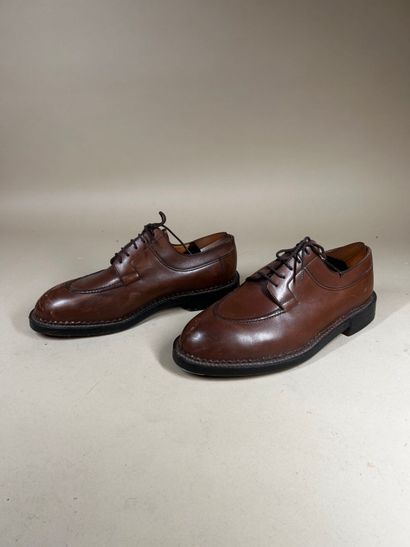 J. M. WESTON 
Lot de deux paires de chaussures...