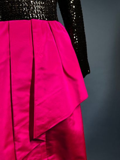 GIVENCHY, circa 1990 
Robe du soir deux pièces,...