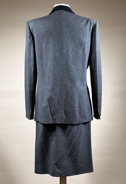 CHRISTIAN DIOR Boutique
Tailleur en drap...