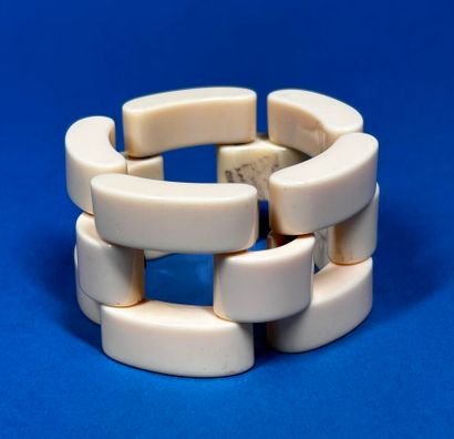 AGATHA Vintage 
Wide-link bracelet in ivory-colored...