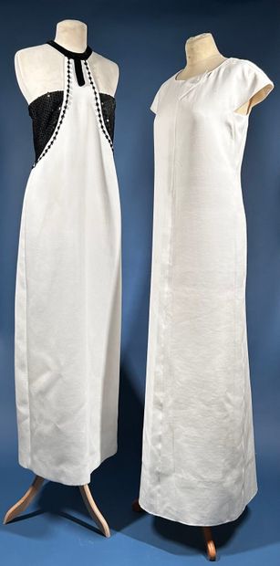 COURRÈGES Paris 
Ensemble de deux robes longues...