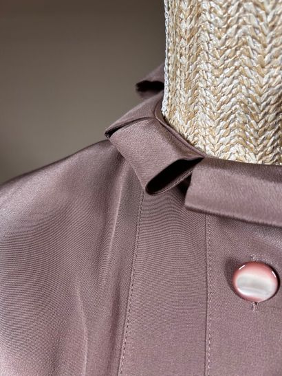 VALENTINO Boutique 
Blouse en soie beige...
