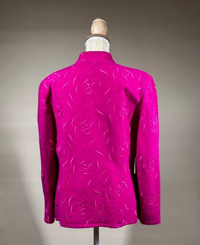UNGARO PARALLELE 
Veste en drap rose rebrodé...